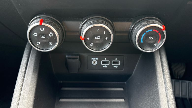 Renault Clio 1.0 TCe 100 Iconic 5dr Petrol Hatchback